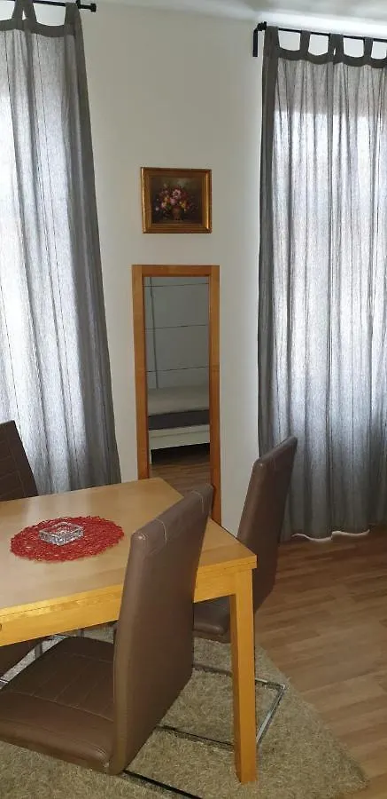 Ferienwohnung Schloessel 26/23 Wien Apartment